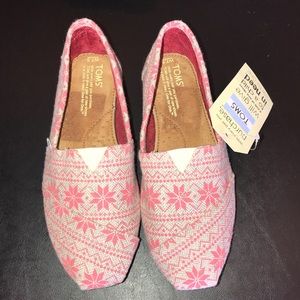 Toms coral snowflake shoes